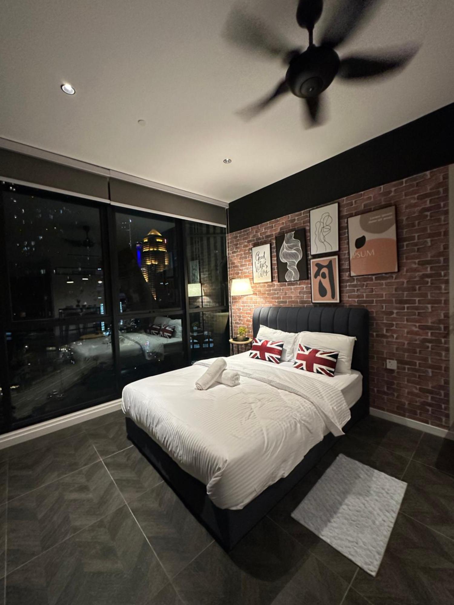 Skyline Homes By Scarletz Suites Klcc Куала-Лумпур Экстерьер фото