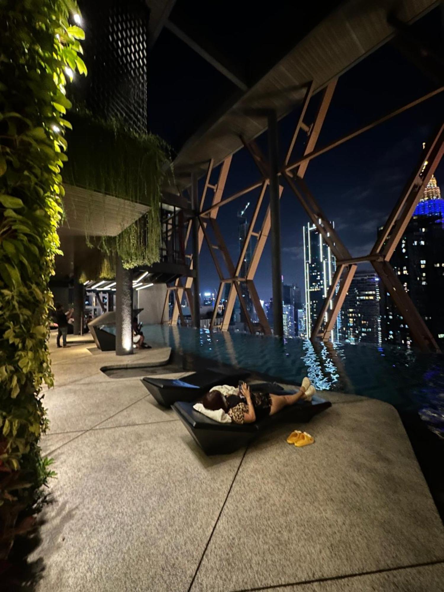Skyline Homes By Scarletz Suites Klcc Куала-Лумпур Экстерьер фото