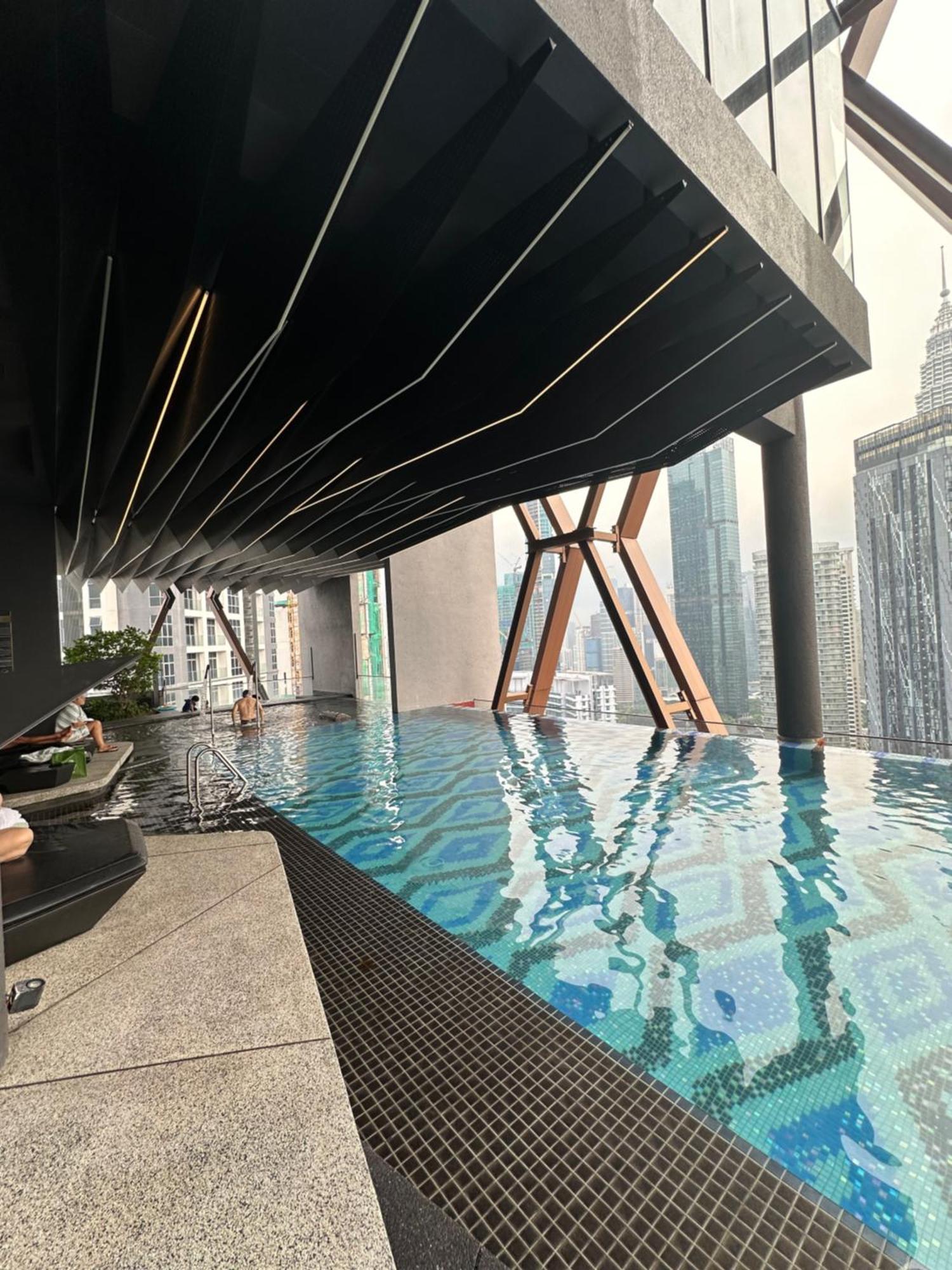 Skyline Homes By Scarletz Suites Klcc Куала-Лумпур Экстерьер фото
